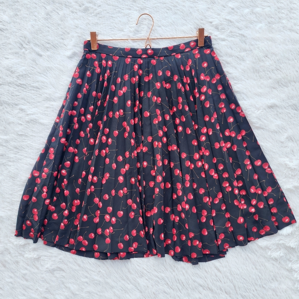 J. Crew Pleated Accordian Blackβ Cherry Print Skirt - Picture 2 of 9